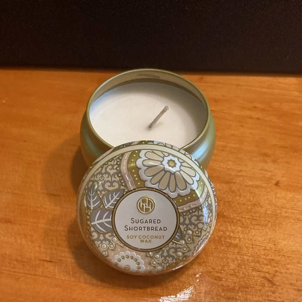 Huntington Home 2.5 oz Soy Sugared Shortbread Single Wick Mini Candle Tin